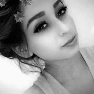 Meet your Posher, Elie